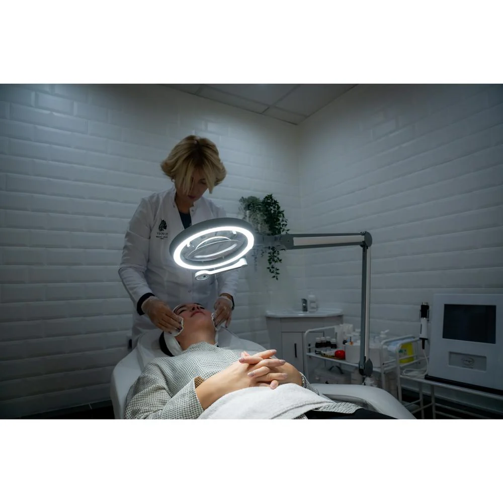 iQ Magnifier / 3-Diopter LED Magnifying Lamp with 12-Diopter Swing-Arm Lens by The Daylight Company - Image 4