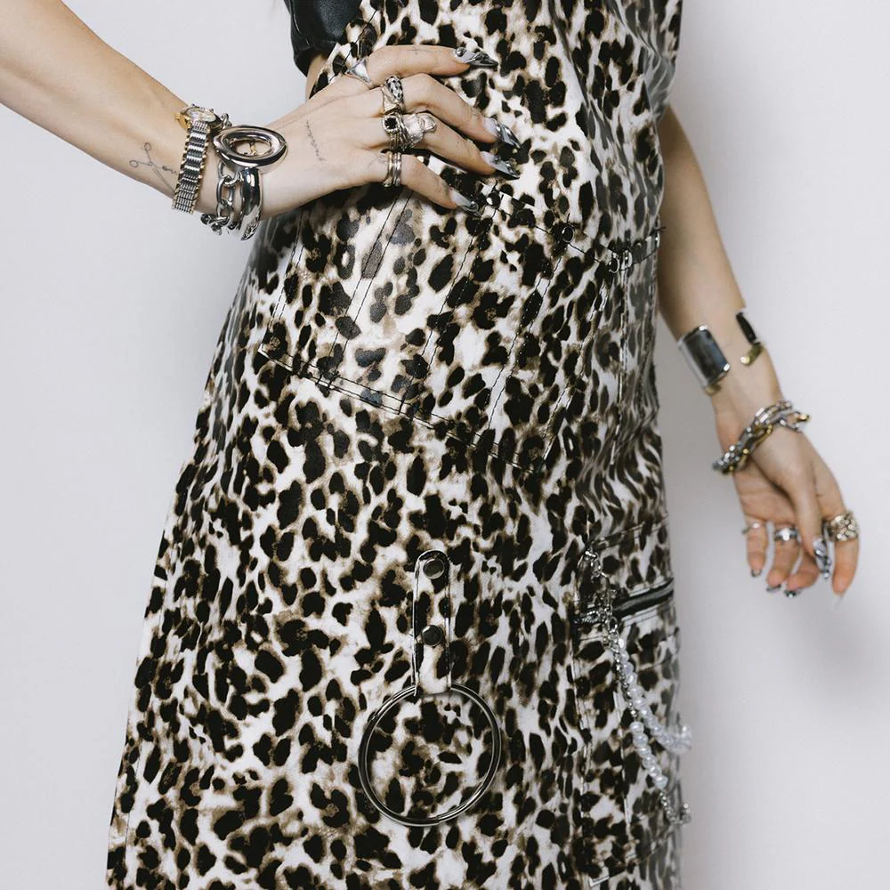 Larisa Love The Luna Underground Apron - Image 2