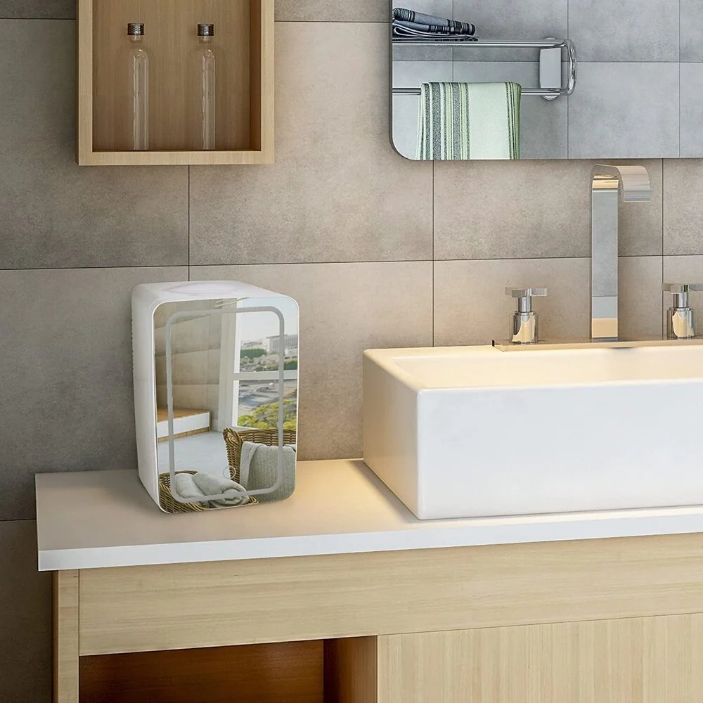 The Skincare and Beauty Mini Cooler Fridge AND Warmer! - Image 3